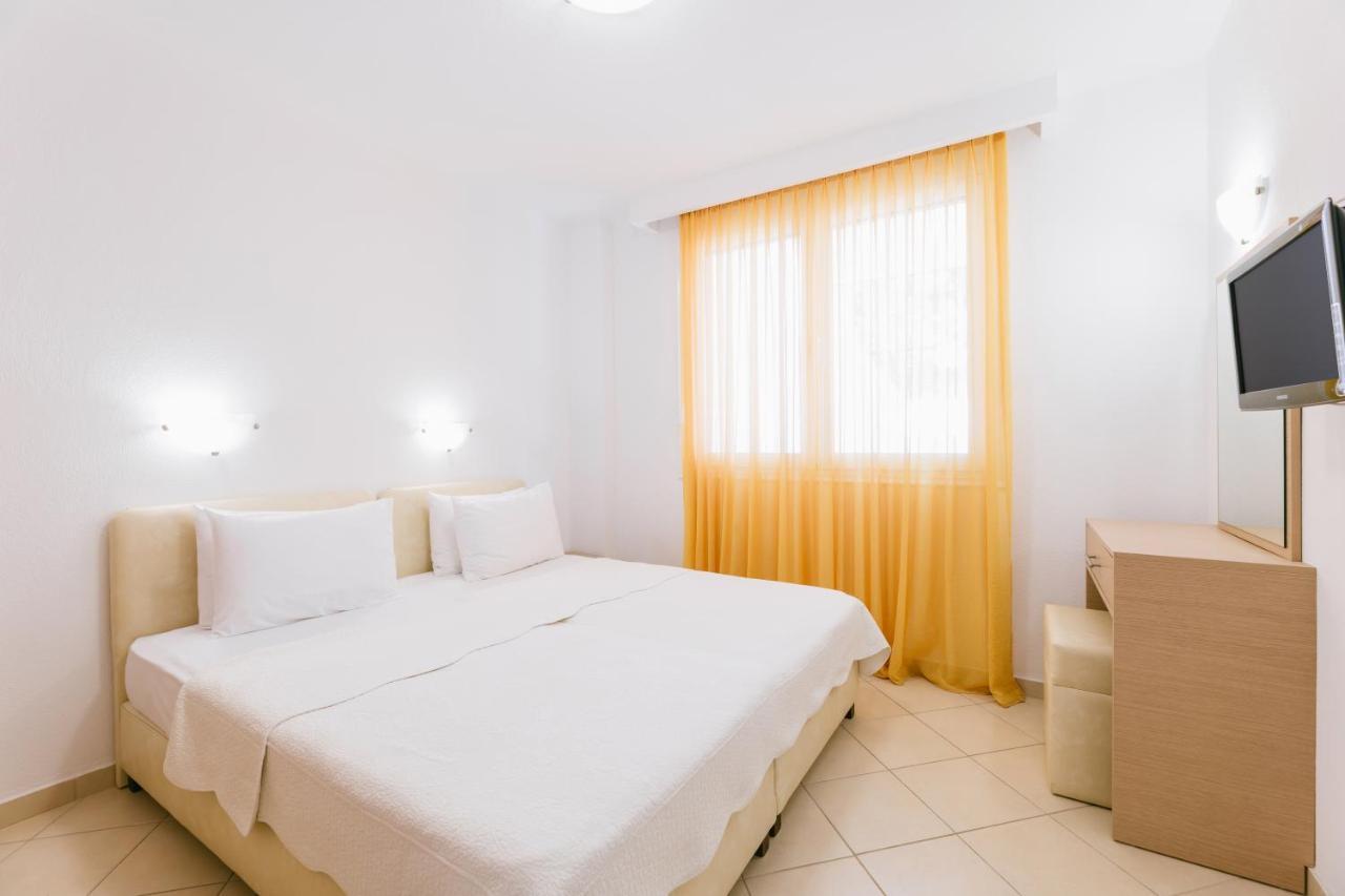 Anastasia Apartments Hanioti Esterno foto